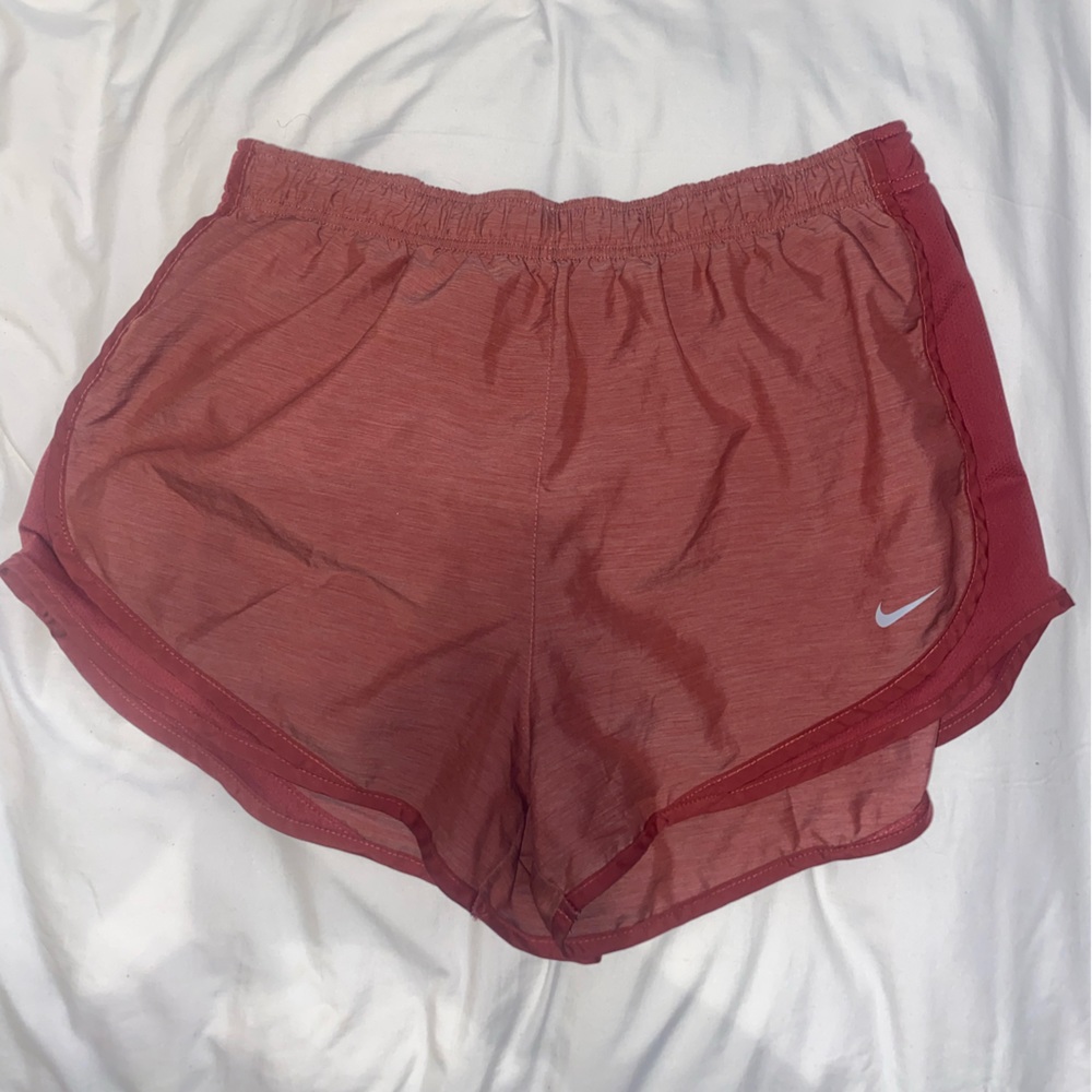 NIKE DRYFIT SHORTS IN COLOR PINK, barely worn, size. XL